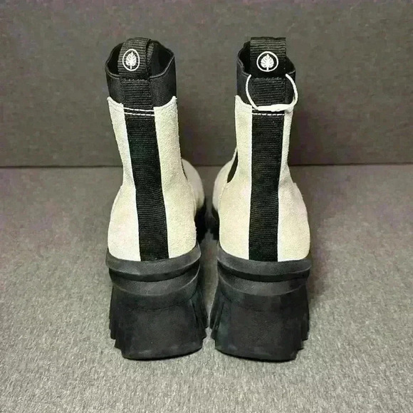 Nurture NWT Denali Waterproof Lug Sole Heeled Platform Chelsea Boot Women Size 8 - Picture 4 of 12